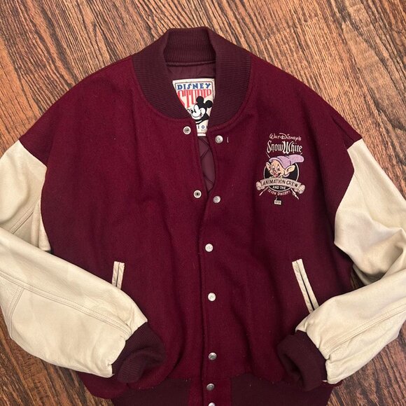 Disney Women´s Burgundy and Red Jacket